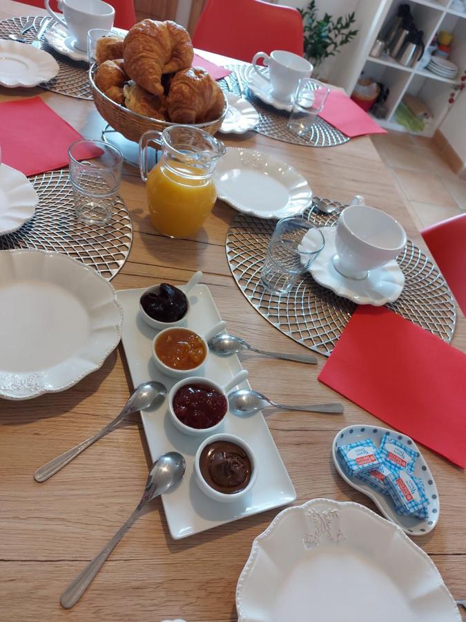 Hotel Le Moulin De L'Etang Chaneins Zewnętrze zdjęcie