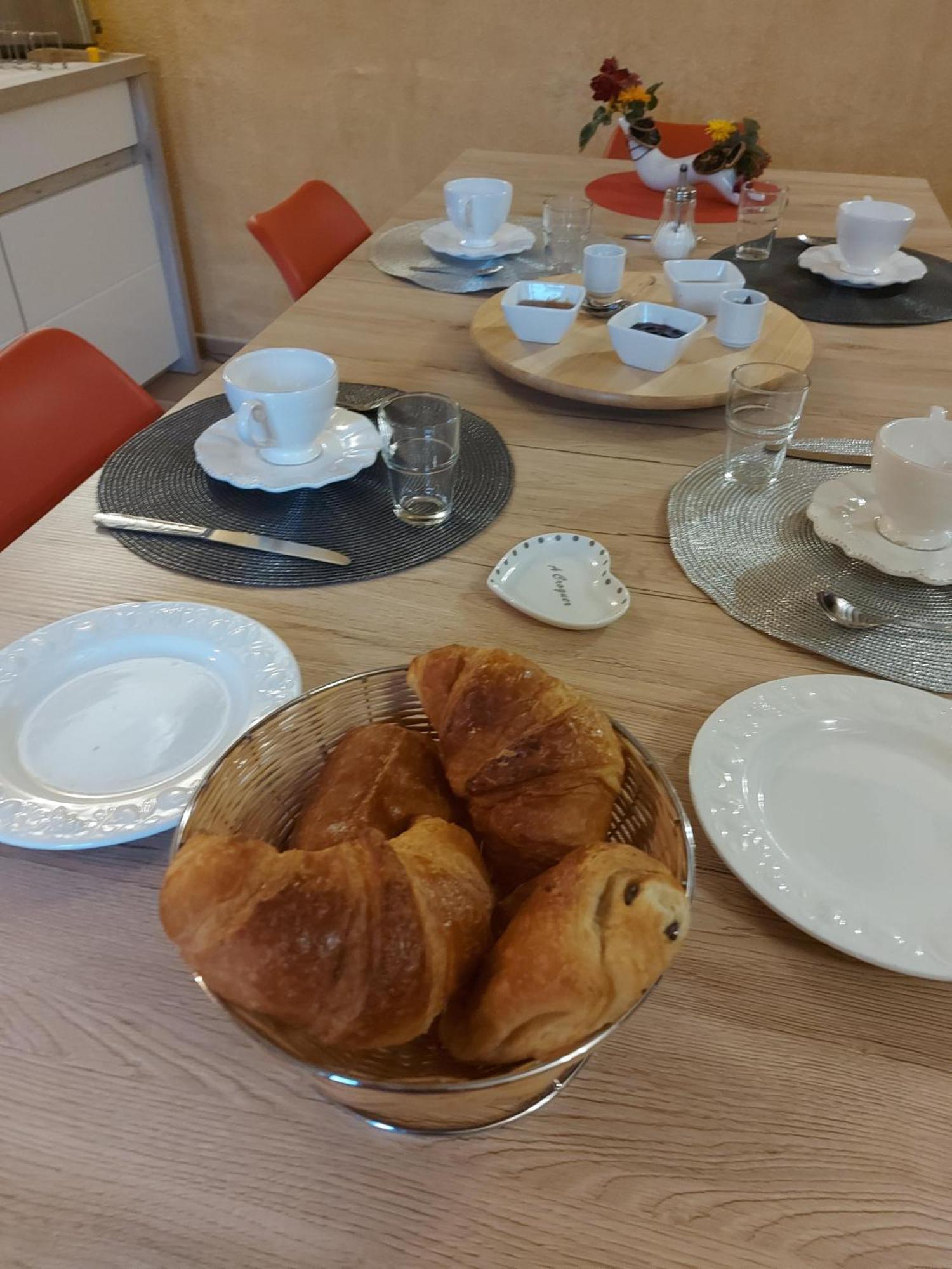 Hotel Le Moulin De L'Etang Chaneins Pokój zdjęcie